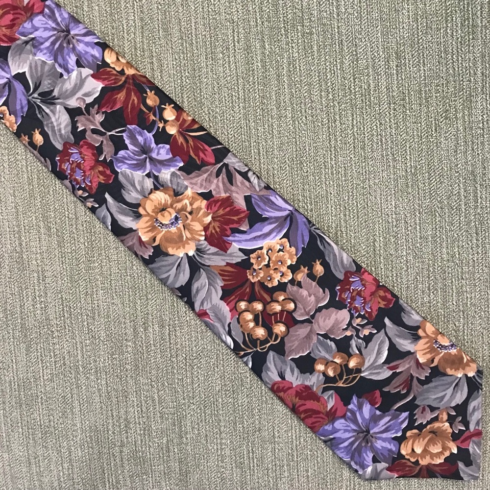 EUC Vintage Towncraft 100% Silk Floral Necktie Tie